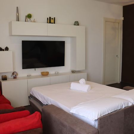 Bari Airport Seaview Apartment エクステリア 写真